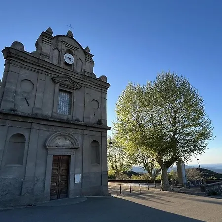 Village De Rutali アパート